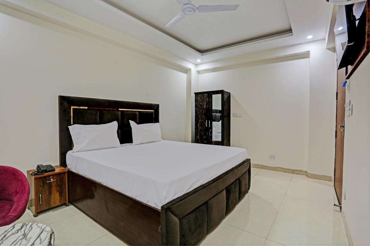 Hotel O Tree House New Delhi Exterior photo