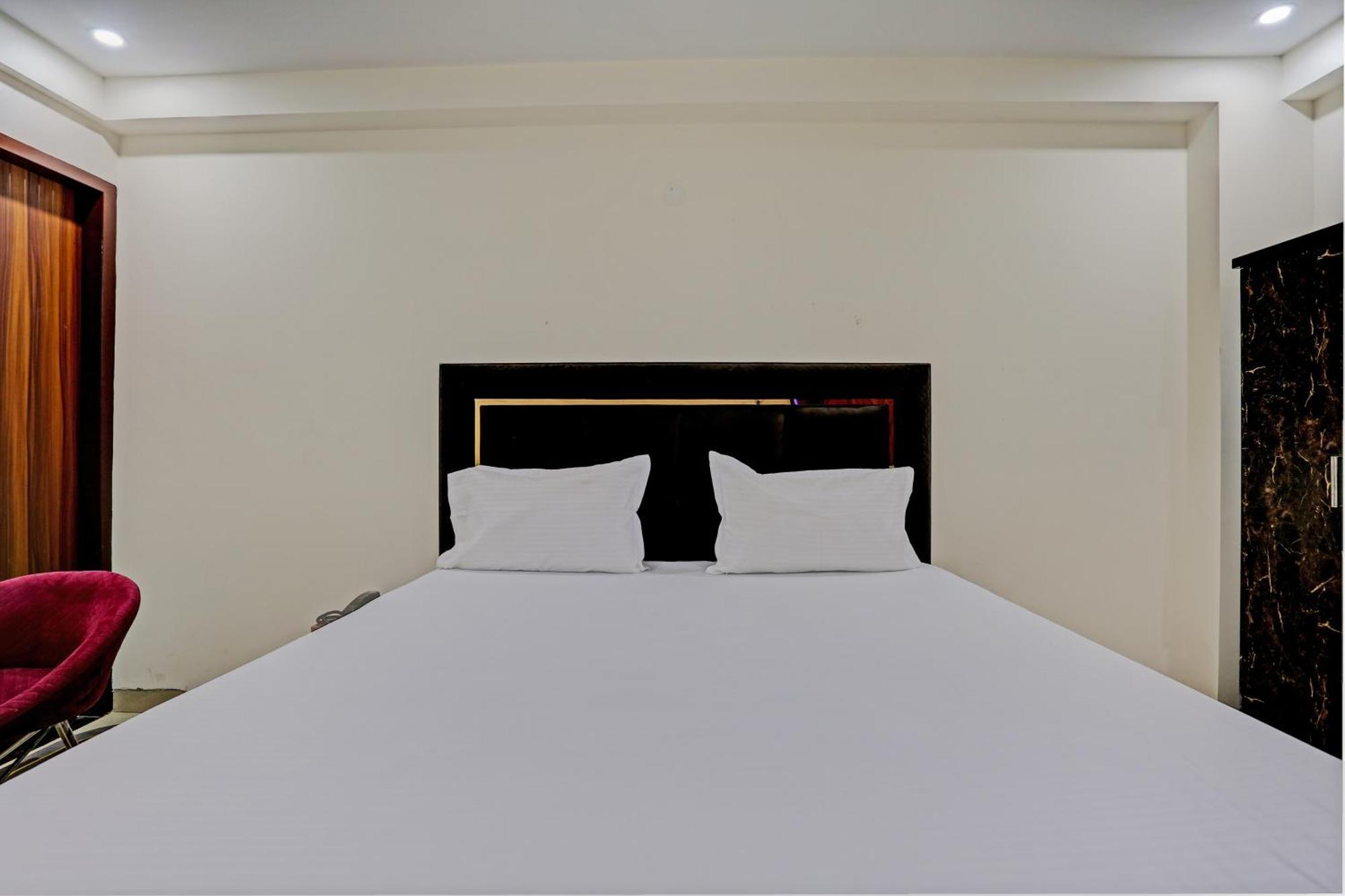 Hotel O Tree House New Delhi Exterior photo