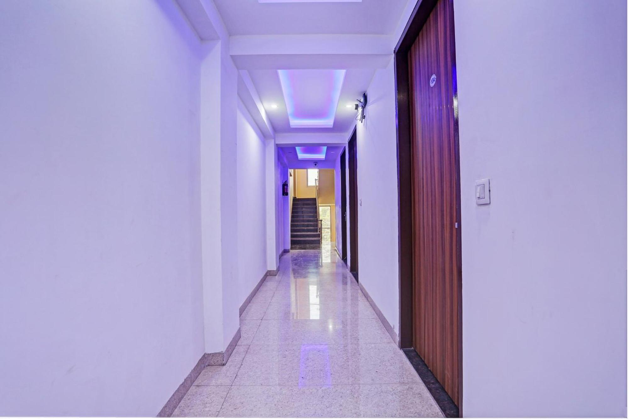 Hotel O Tree House New Delhi Exterior photo