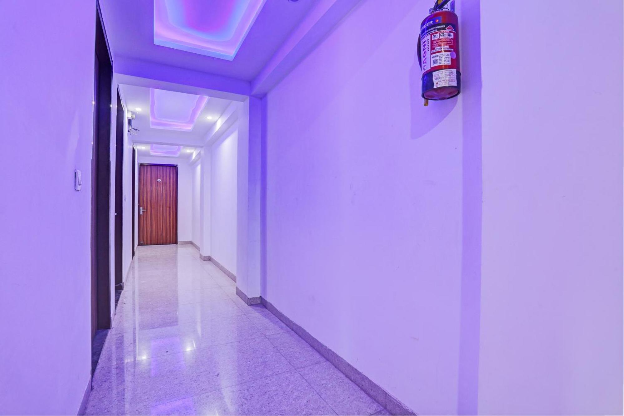 Hotel O Tree House New Delhi Exterior photo