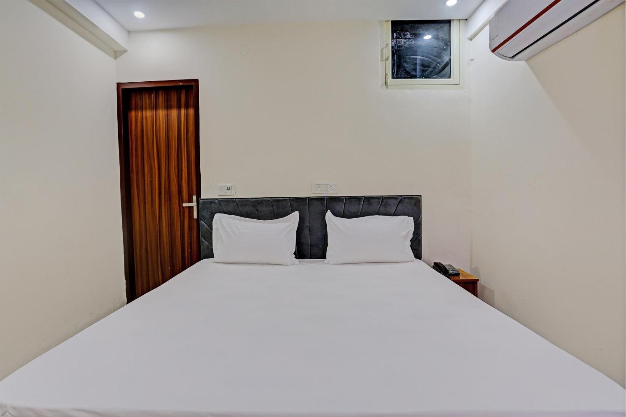 Hotel O Tree House New Delhi Exterior photo