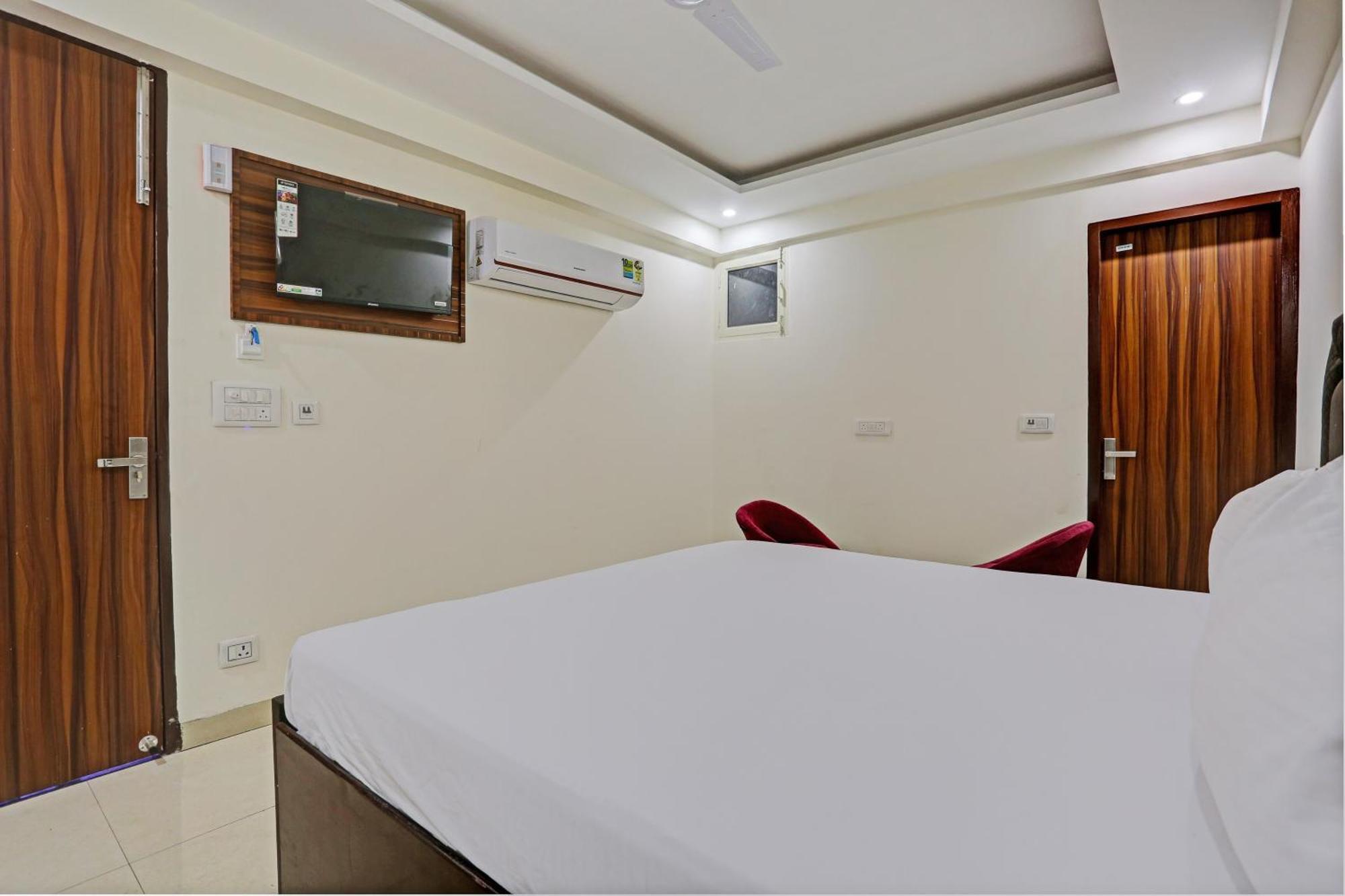 Hotel O Tree House New Delhi Exterior photo