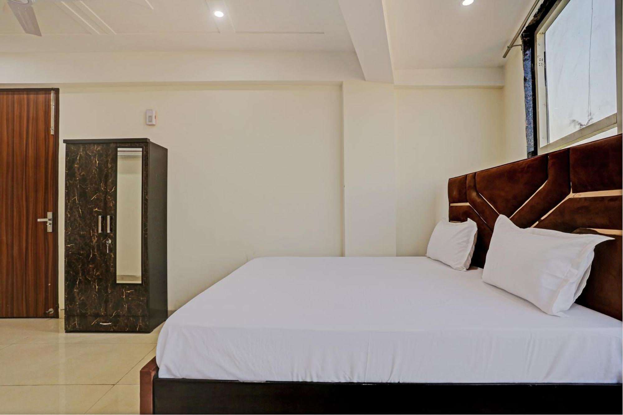 Hotel O Tree House New Delhi Exterior photo